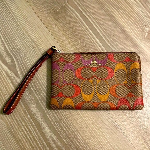 Coach Wristlet - Picture 2 of 5